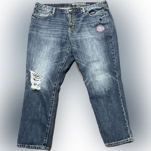 Gorgeous Gap Distressed Jeans W/ Patches (Sz 16)